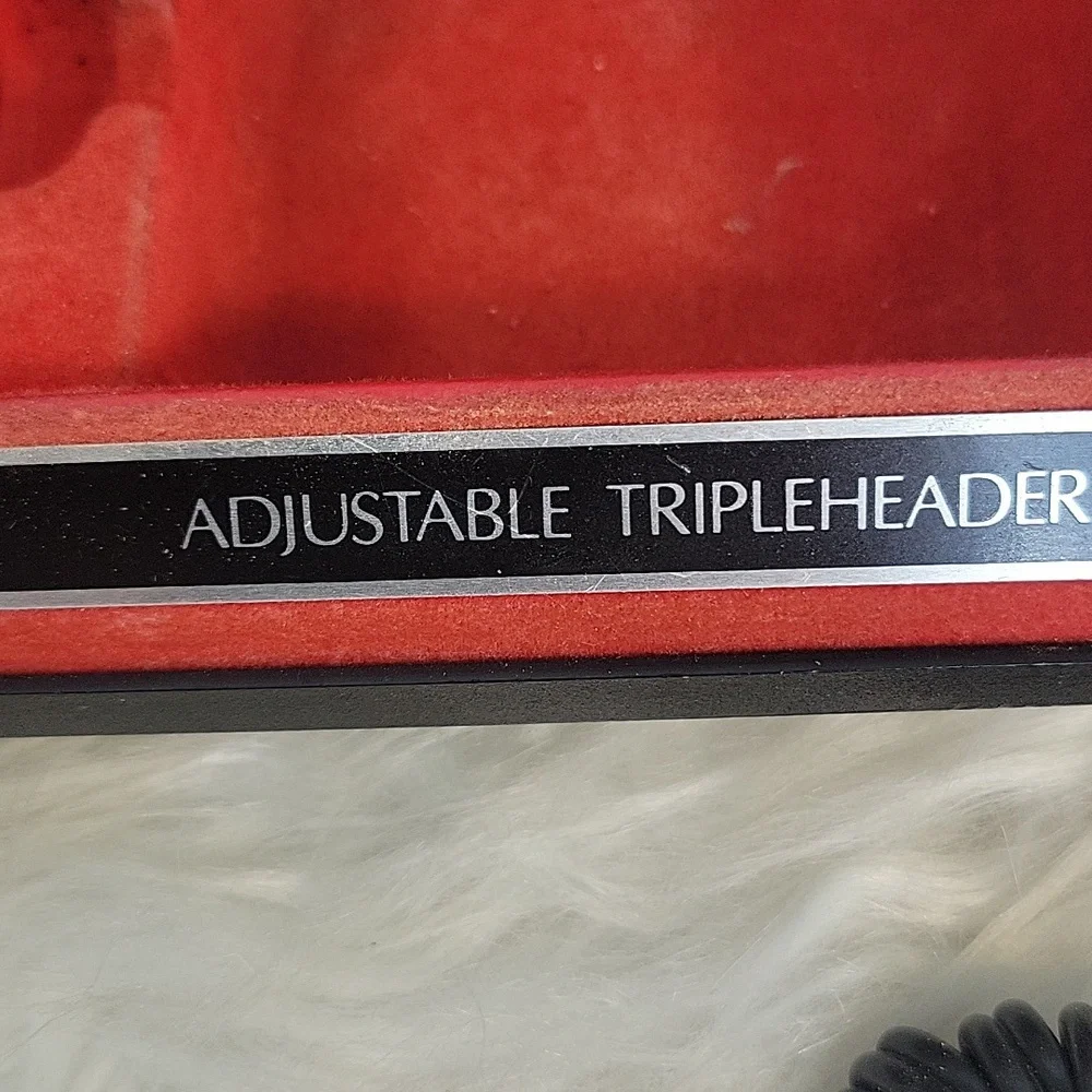 Vintage‎ Norelco Adjustable Tripleheader Electric Shaver With Case
